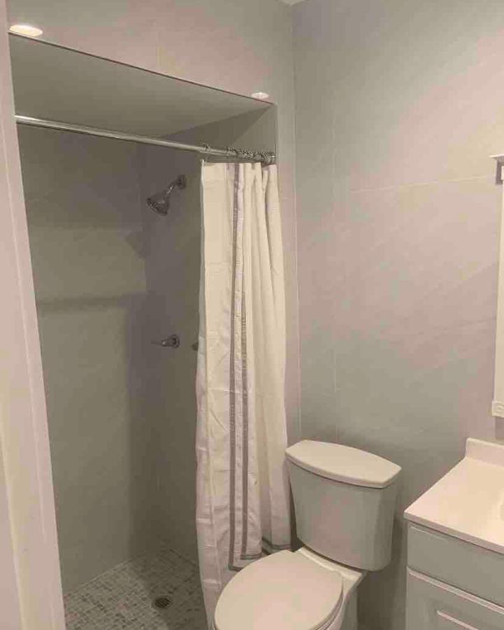 Room & Private Bathroom 布卡拉顿 外观 照片